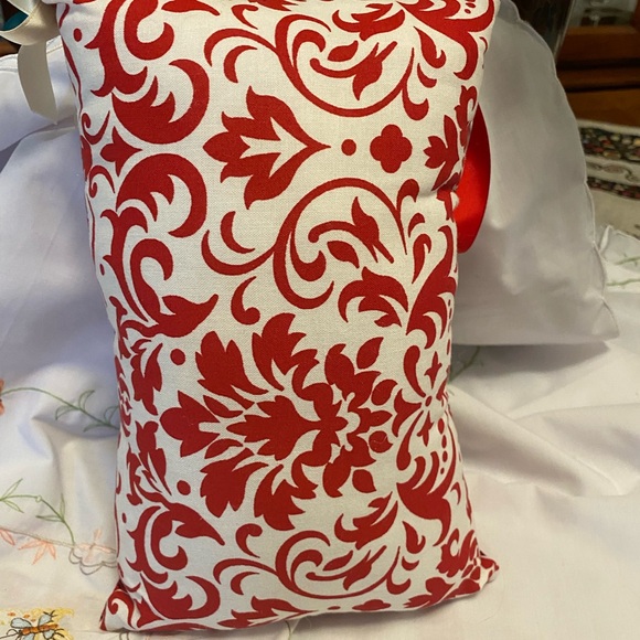 Christmas girl hanging/toss pillow. - Picture 6 of 6